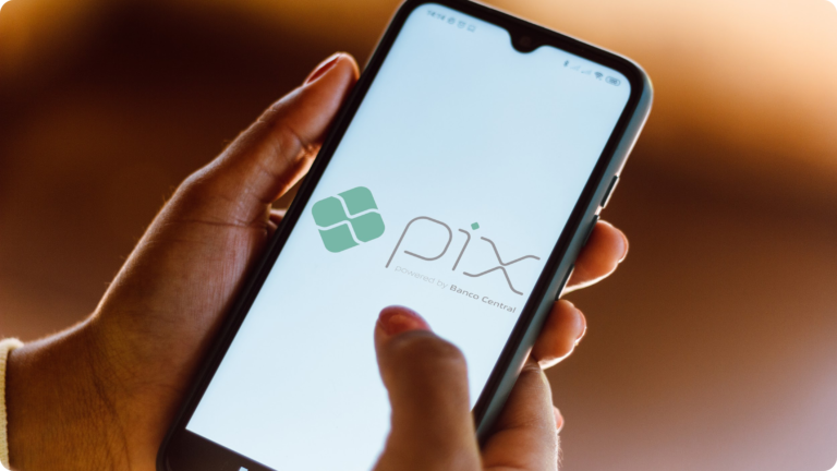 Discover the success of Pix, the instant payment system that transformed the way we deal with money in Brazil.